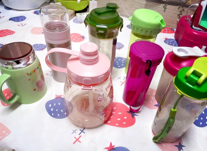 耐高温塑料杯大揭秘 从材质到使用的全面指南